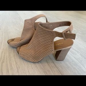 Madden girl sandals. Chunky heel